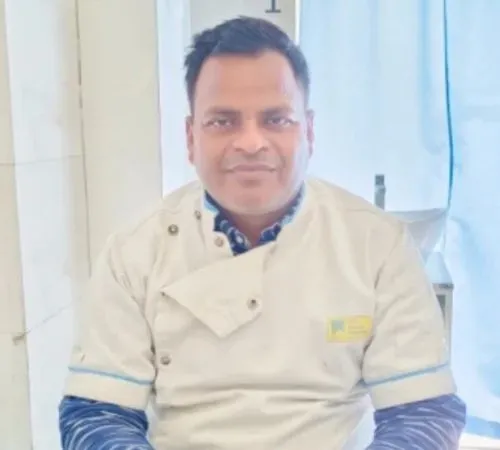 Dr. Ratan - Sr. Dental Surgeon & Implant Specialist at Delhi Dental Academy Delhi